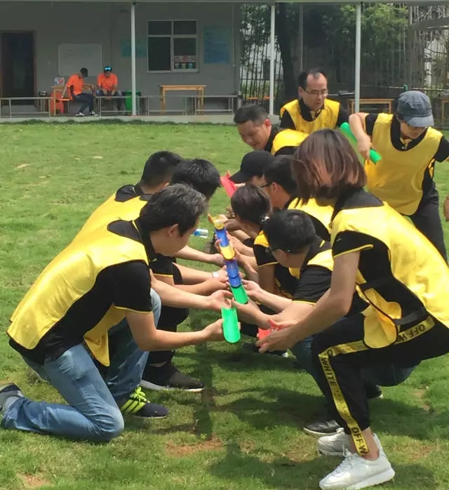 “向梦想出发” 必发销售团建活动完善绽放